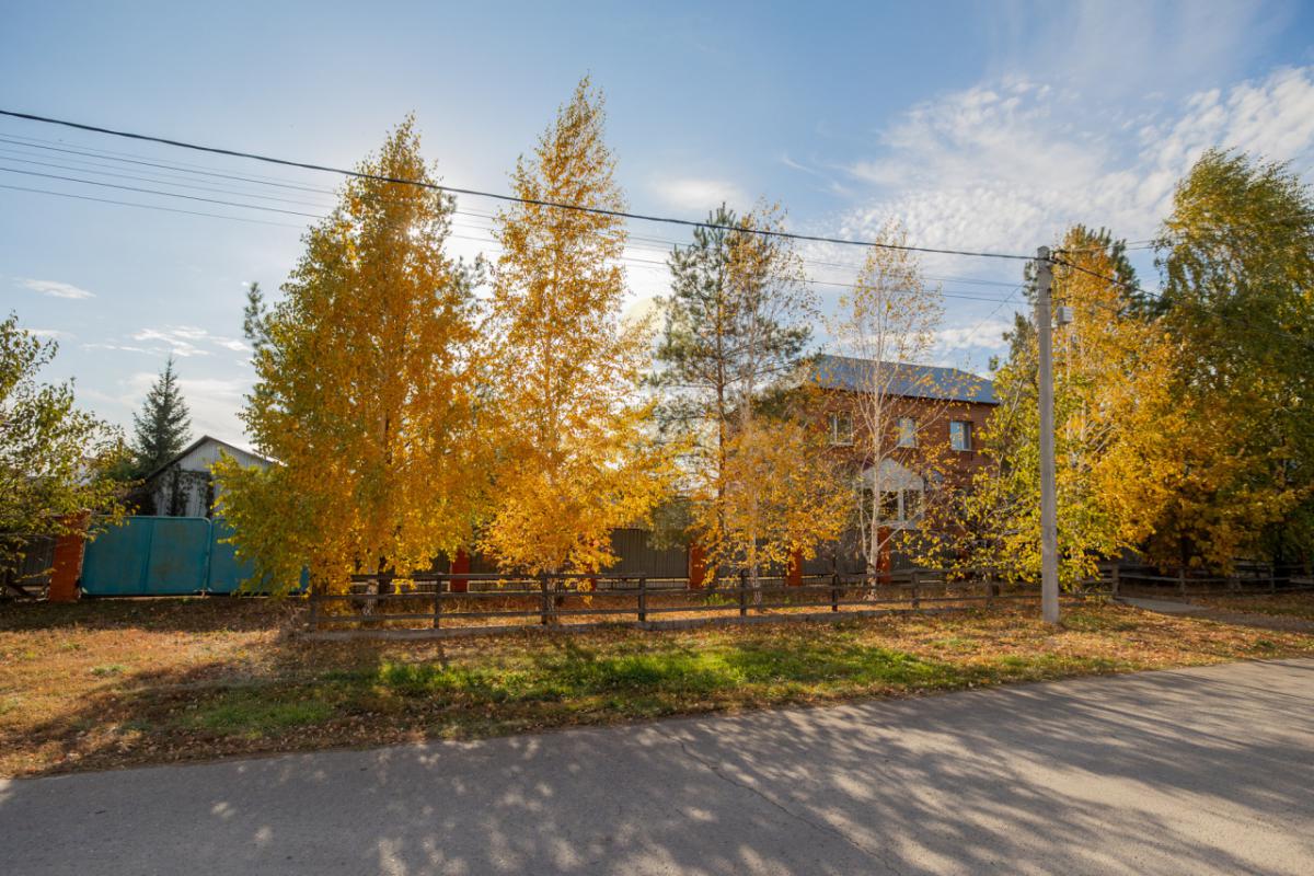 Продаём просторный и надёжный двухэтажный дом для большой семьи. - имени 9 Января