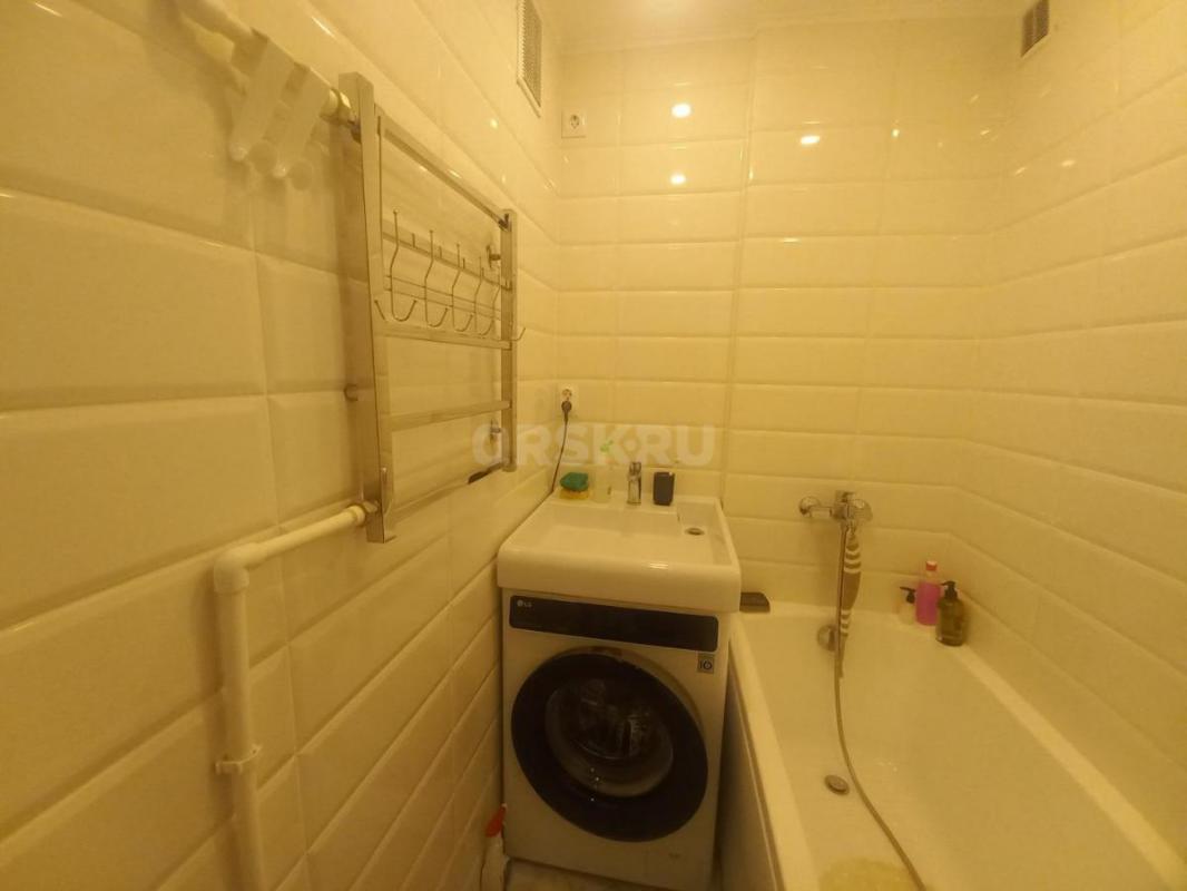 В продаже 3х комнатная квартира, расположенная на 4 этаже 5 этажного панельного дома, по адресу: ул. - Орск