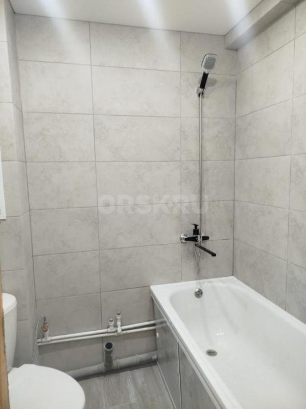 Ремонт квартир домов и офисов, ремонт и отделка квартир под ключ, стяжка полов, наливной пол, укладк - Орск