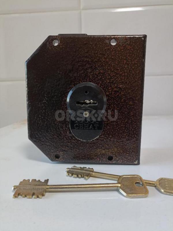 Продам замок Сенат очень удобный для ключа есть направляющая втулка возможно торг - Орск