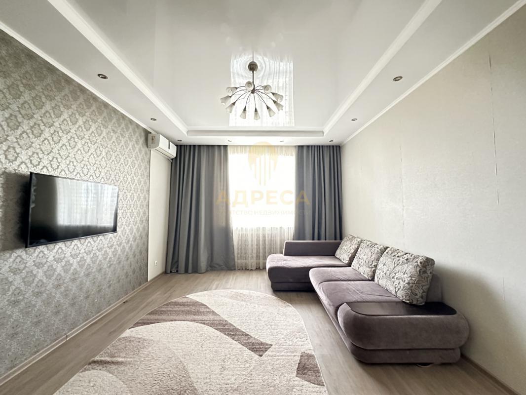 Продаётся просторная трёхкомнатная квартира на комфортном 9 этаже. - Оренбург