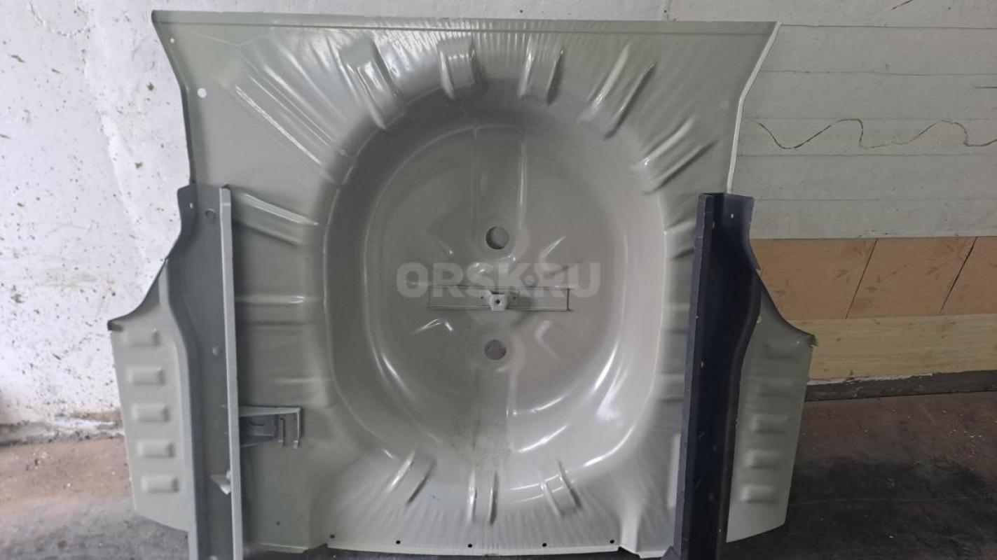 На Гранту-седан корыто багажника, задние лонжероны левый и правый, Петля левая крышки багажника. - Орск