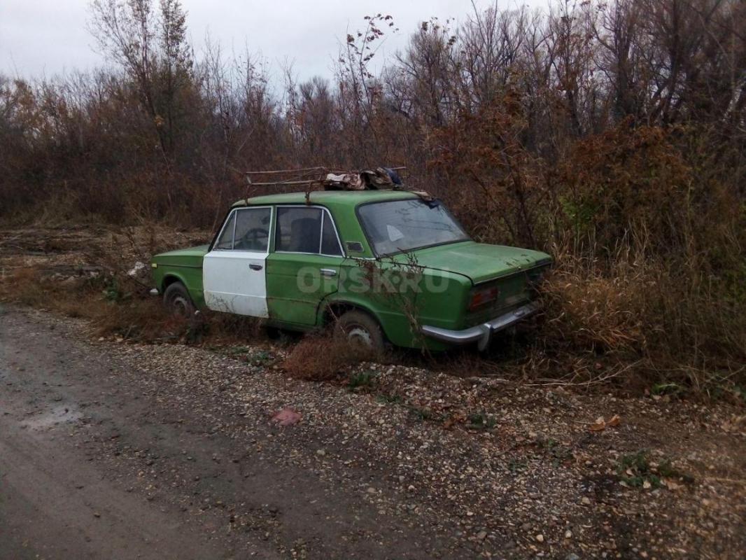Продам ВАЗ 2103 на запчасти - Орск