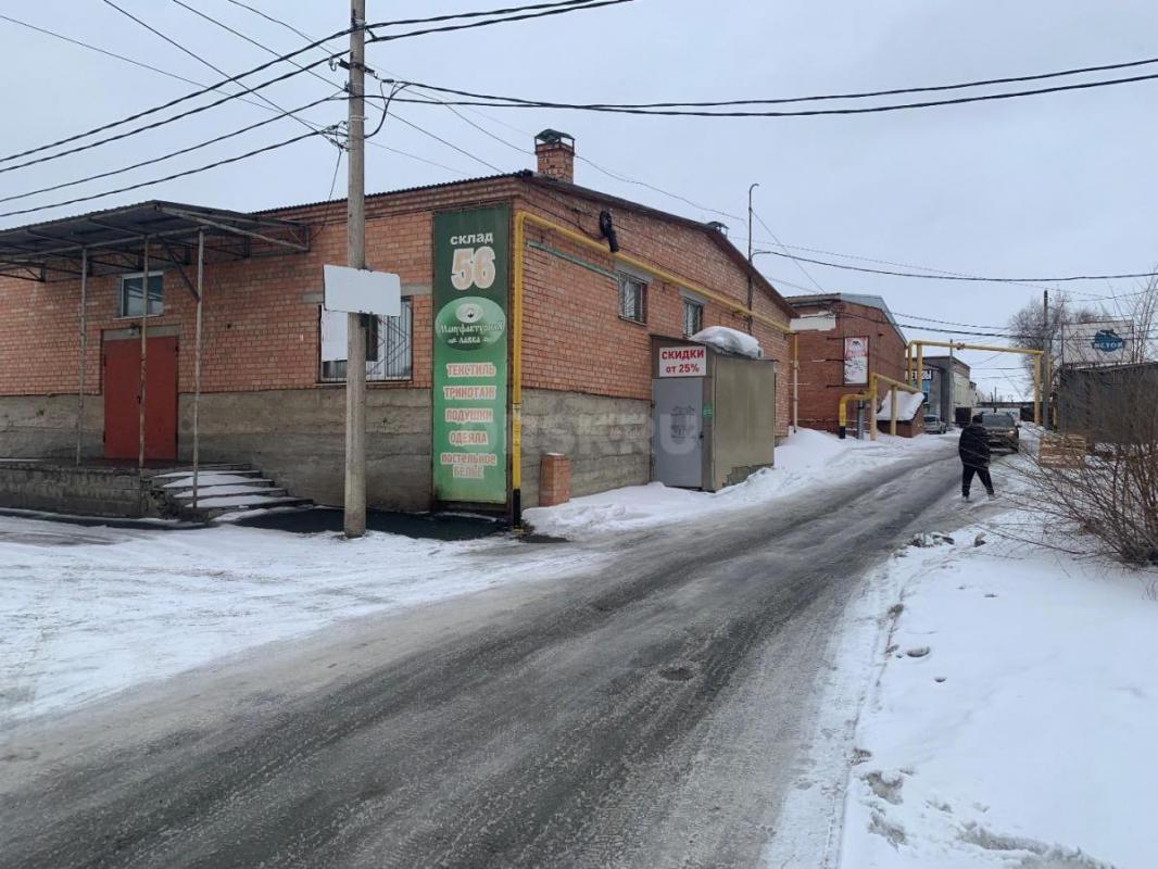 Продается отдельно стоящее помещение площадью 1100м2 ,газовое отопление, вода , канализация,электрич - Орск