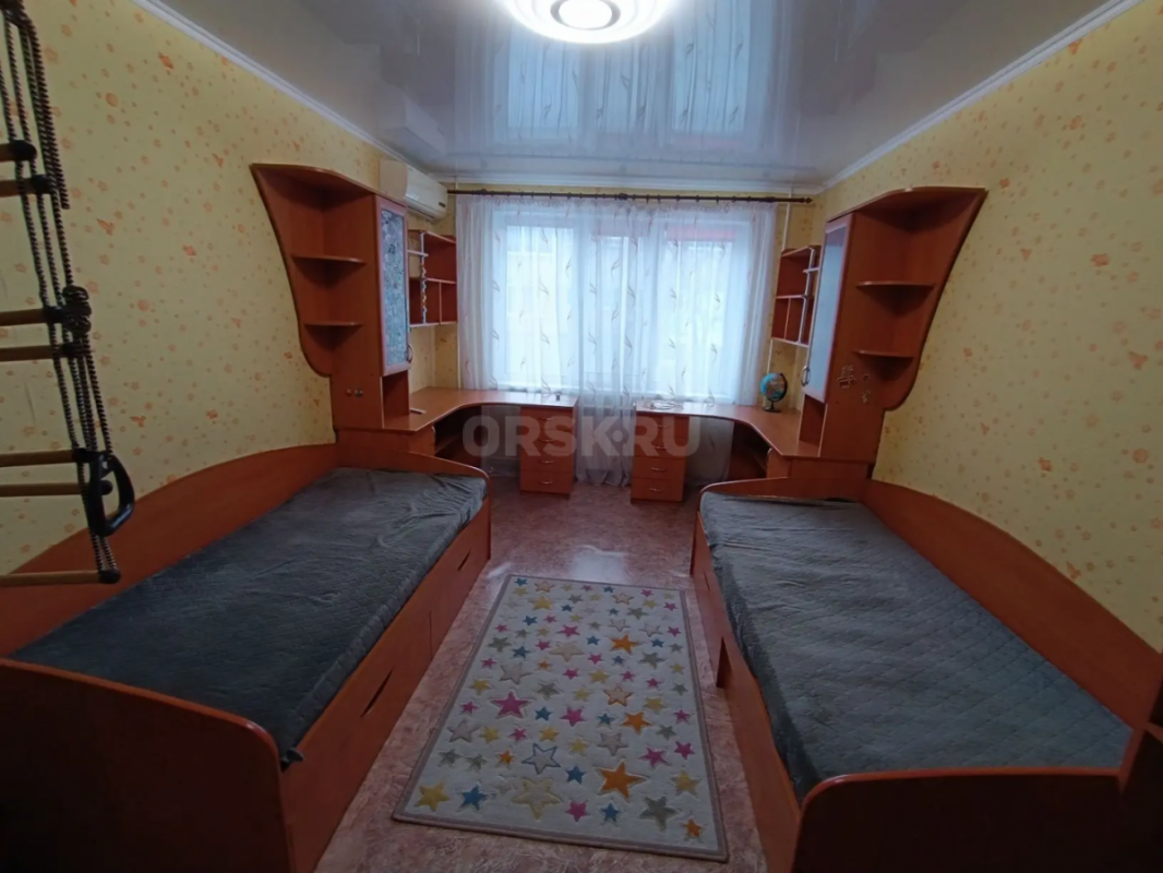 Сдается квартира от собственника. ул Короленко дом 142 Предоставляется договор, чеки (плачу налоги). - Орск