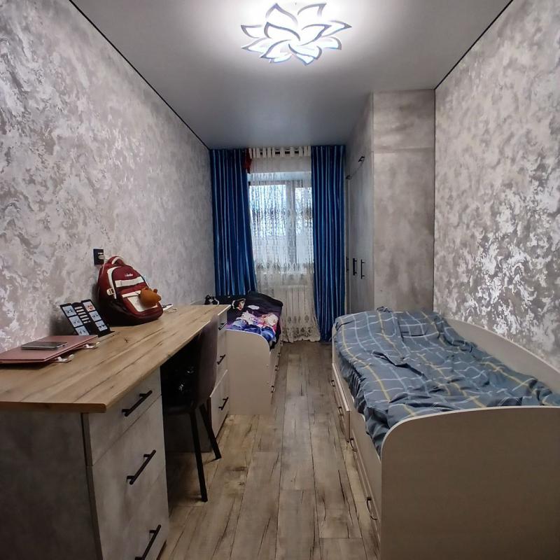 Продается двухкомнатная квартира на третьем этаже по адресу г. - Новотроицк