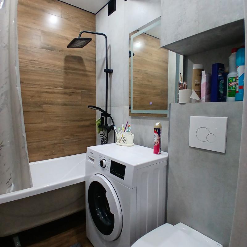 Продается двухкомнатная квартира на третьем этаже по адресу г. - Новотроицк