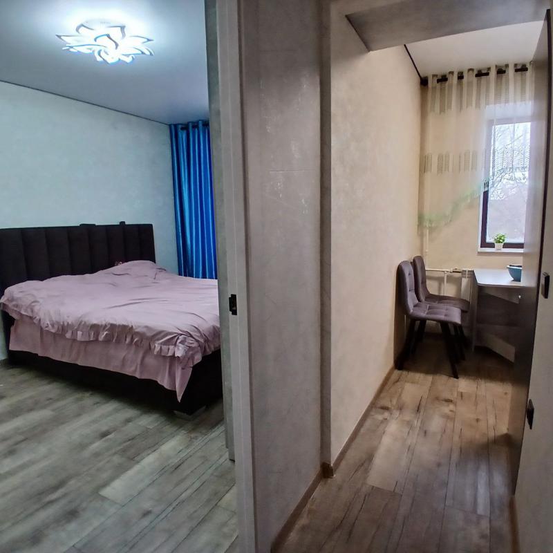 Продается двухкомнатная квартира на третьем этаже по адресу г. - Новотроицк