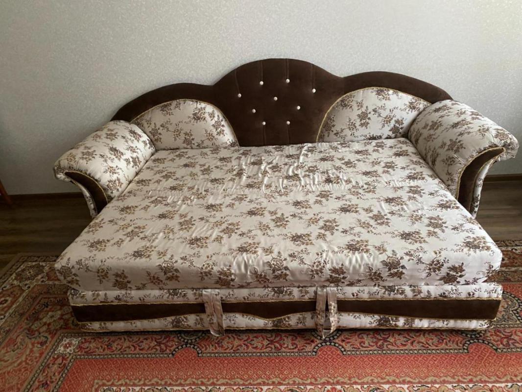 Продам диван раскладной, дельфин;, размеры 2500 * 850, спальное место 1800 * 1450 Состояние отличное - Орск