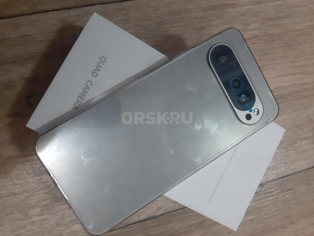 Продам телефон полностью рабочий полный комплект реплика пишите или звоните - Орск