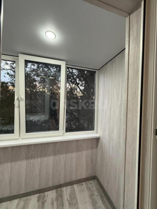 Продается однокомнатная квартира на третьем этаже по адресу Волкова 3. - Орск