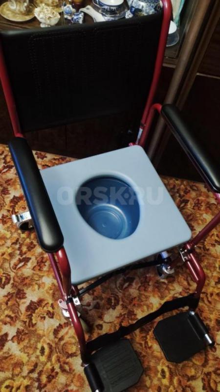 Санитарное кресло для маломобильных людей и инвалидов Новое ,не использовалось. - Орск