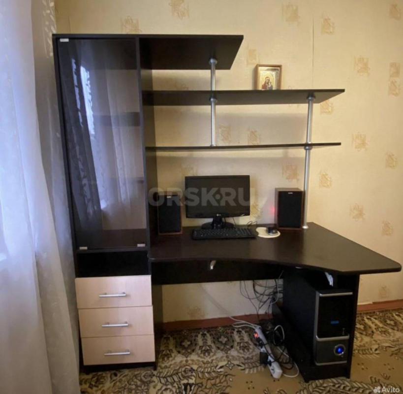 Продам  кровать и компьютерный стол, не  дорого ,сомовывоз ,срочно. - Орск