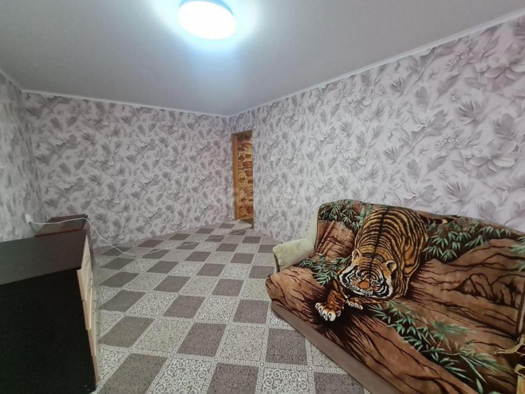 Продам 2 х- комнатную квартиру по адресу: ул. - Орск