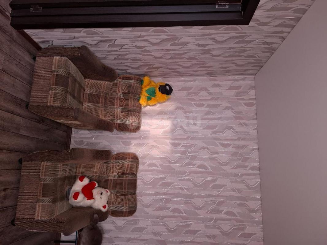 В продаже светлая, уютная 2-х ком квартира, расположенная на 3-м этаже в трех этажном панельном доме - Орск