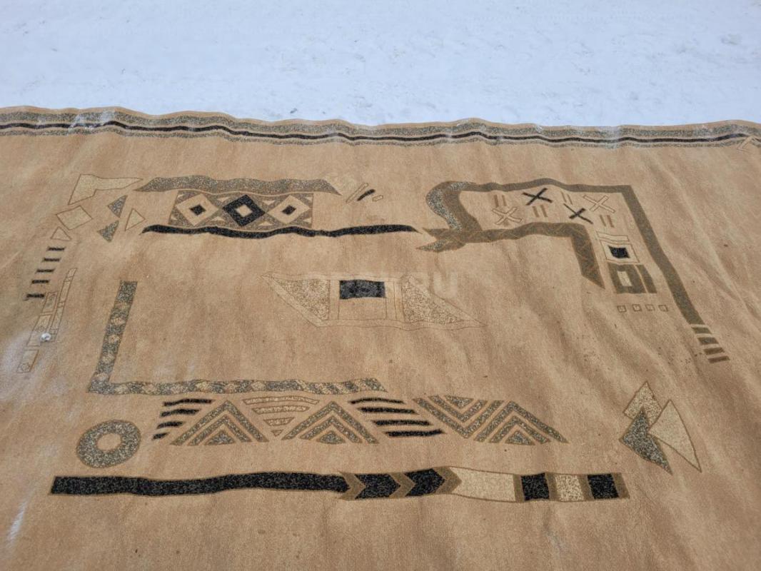 продам ковер чистый пользовались мало 5м на2.5 - Орск