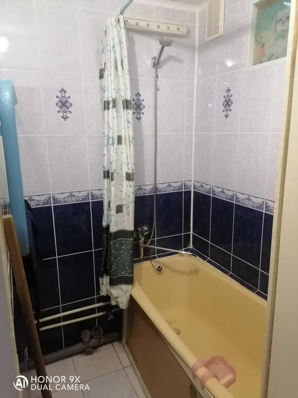 Сдаётся 3 комнаты в 4-х комнатной квартире ( в одной лежат личные вещи) на длительный срок, порядочн - Орск