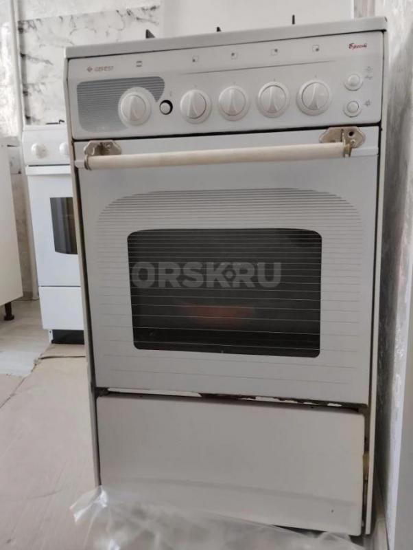 Продам газовую плиту гефест бу в хорошем состоянии - Орск