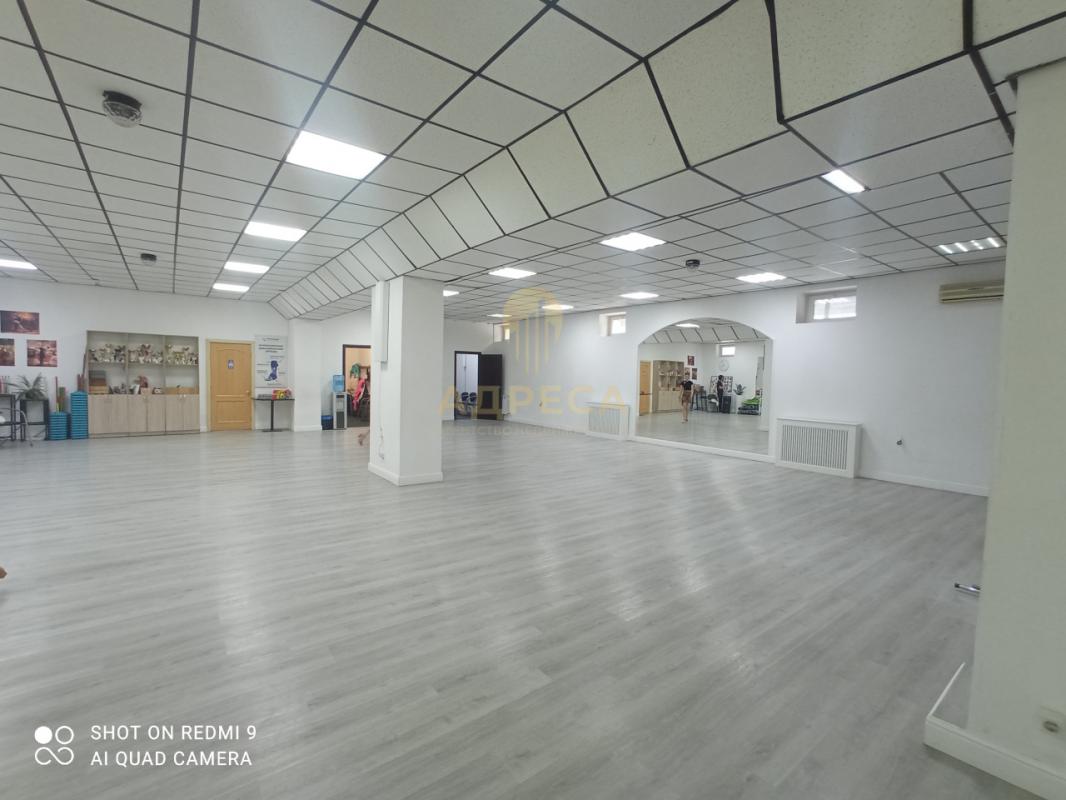 Продается Коммерческое 2-х этажное здание, (арендаторами) площадью 695,2 кв. - Оренбург