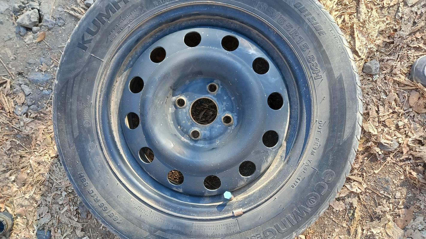 Комплект летней резины на штампованных дисках, стояли на Хундай солярисе. 185/65R15 - Новотроицк