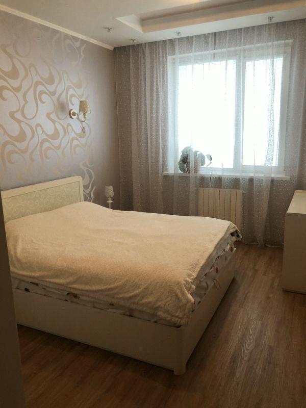 Просторная квартира на длительный срок с техникой и мебелью. - Орск