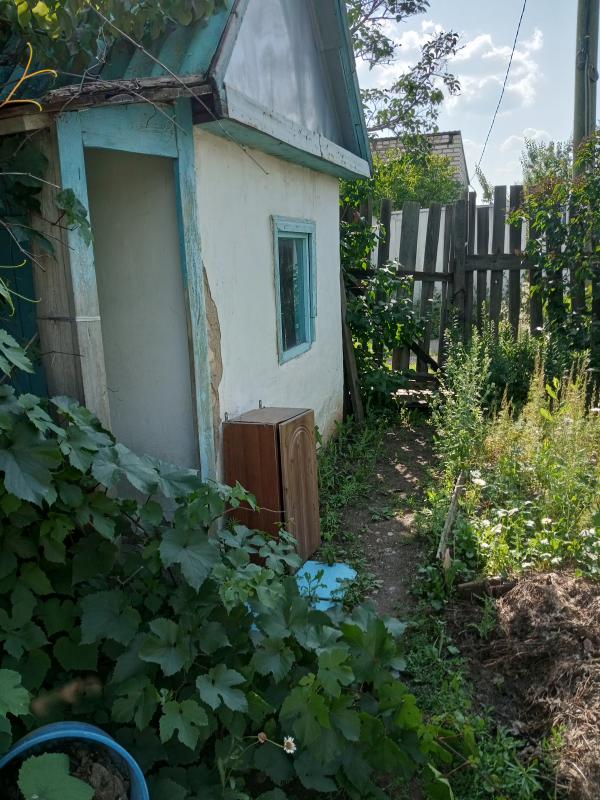 Земельный участок 4(четыре) сотки, домик каменный, туалет деревянный, бак металлический, водовод пол - Новотроицк