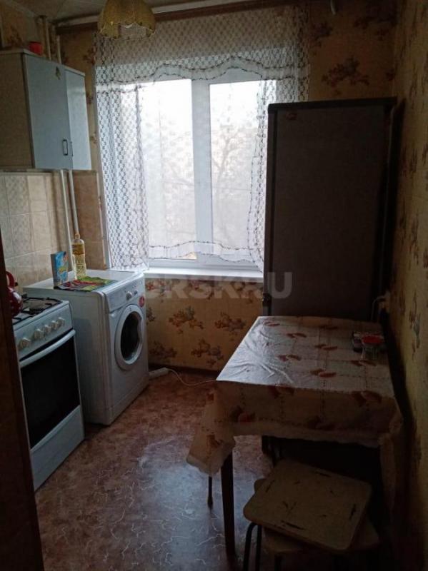 Сдам однокомнатную квартиру на ул Докучаева  ( ост Строителей). - Орск