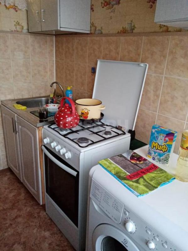 Сдам однокомнатную квартиру на ул Докучаева  ( ост Строителей). - Орск