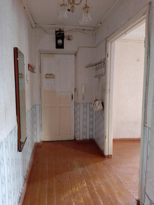 Продаю 2-к квартиру в доме старого типа ул Советская 5, средний подъезд, третий этаж. - Новотроицк