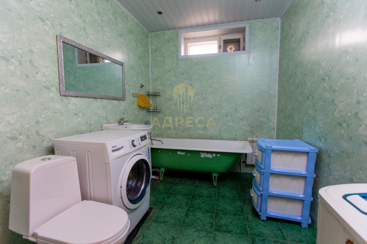 В продаже двухэтажный ДОМ 248м Площадь участка 13 сотУдобная транспортная развязка, магазины,аптеки - Оренбург