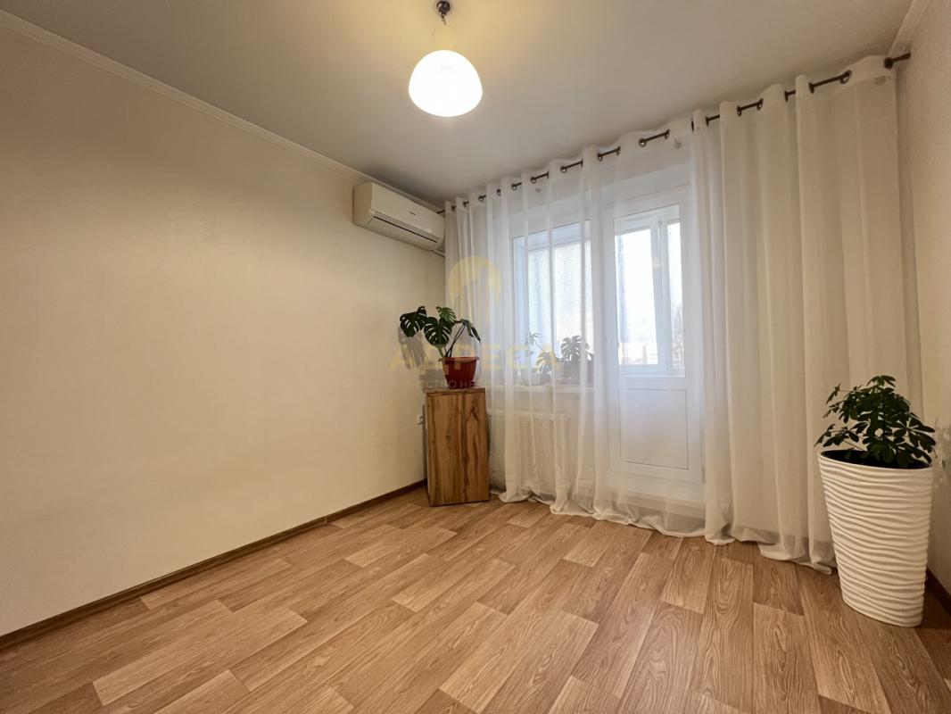 Продается 3-кoмнатнaя квартира нa 4 - этаже 9-ти этажного дома! - Оренбург