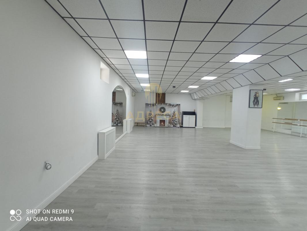 Продается Коммерческое 2-х этажное здание, (арендаторами) площадью 695,2 кв. - Оренбург