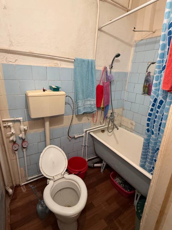 Продается уютная трехкомнатная квартира с изолированными комнатами с высокими потолками. - Новотроицк