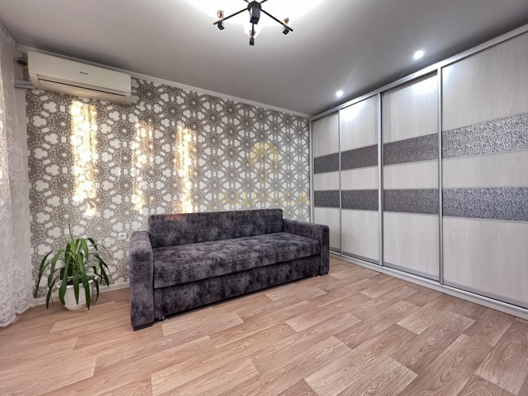 Продается 3-кoмнатнaя квартира нa 4 - этаже 9-ти этажного дома! - Оренбург