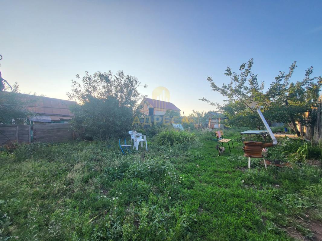 Продается 3 комнатная квартира в самом центре города, на 2 этаже 2-х этажного бревенчатого дома! - Оренбург