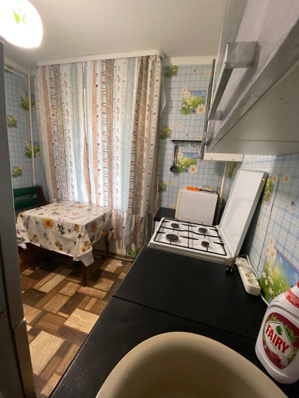 Сдам ТОЛЬКО на длительный срок (от полугода) просторную 1-комнатную квартиру по адресу: ул. - Новотроицк