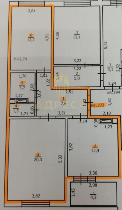 В продаже евро 3-ка, кухня-гостиная 21  кв м, 2 спальни,  раздельный с/у,  из мебели - кухня в 3 уро - Оренбург