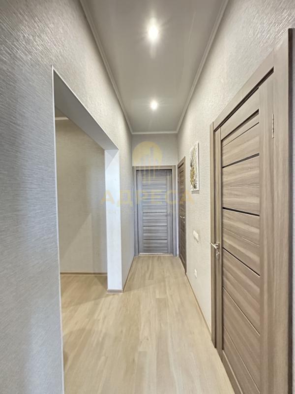 Продаётся просторная трёхкомнатная квартира на комфортном 9 этаже. - Оренбург