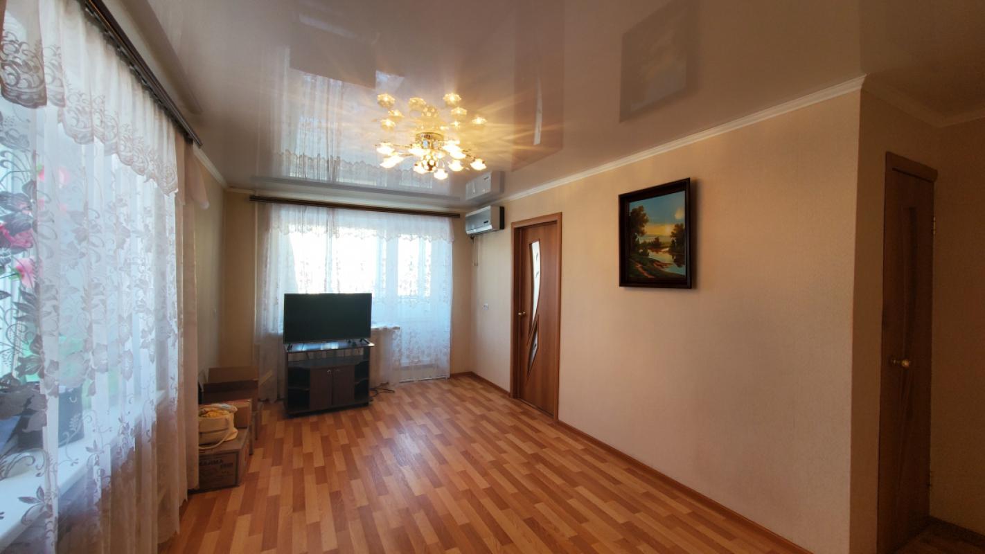 Продаётся двухкомнатная квартира площадью 41,9 кв. - Гай