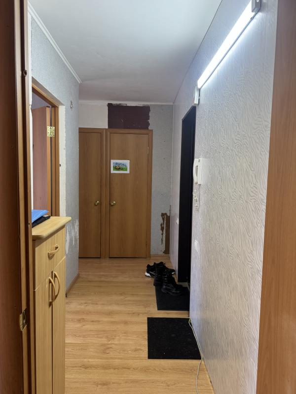 Продаётся двухкомнатная квартира расположена по ул Декабристов, д. 3 на третьем этаже пятиэтажного к - Гай