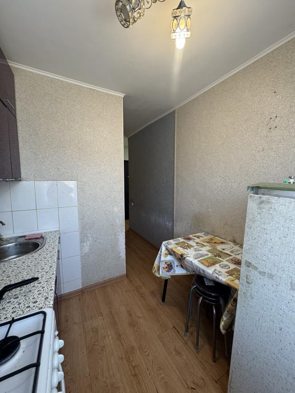 Продаётся двухкомнатная квартира расположена по ул Декабристов, д. 3 на третьем этаже пятиэтажного к - Гай