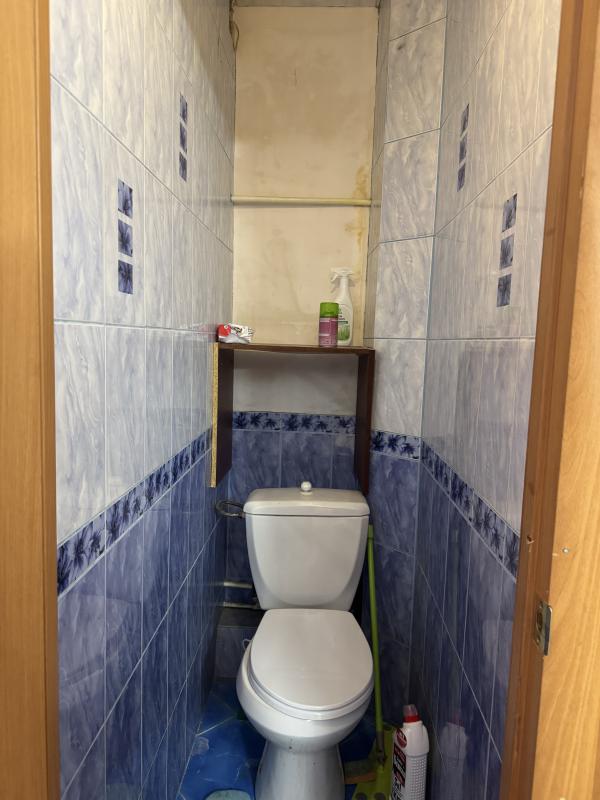 Продаётся двухкомнатная квартира расположена по ул Декабристов, д. 3 на третьем этаже пятиэтажного к - Гай