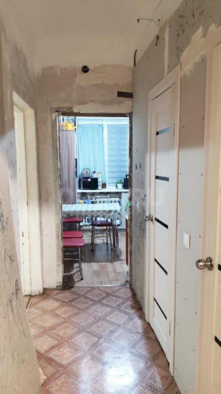 Продается просторная трехкомнатная квартира  в центре города по адресу ул. - Орск