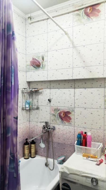 Продается просторная трехкомнатная квартира  в центре города по адресу ул. - Орск