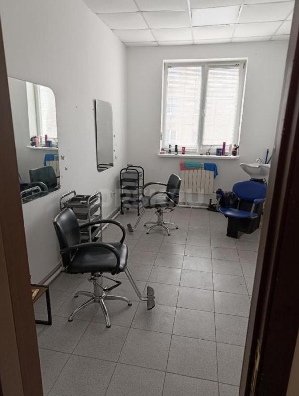 Кабинеты два по 12 м2 , один 15 м2 в отдельно стоящем 2-ух этажном здании под любой вид деятельности - Орск