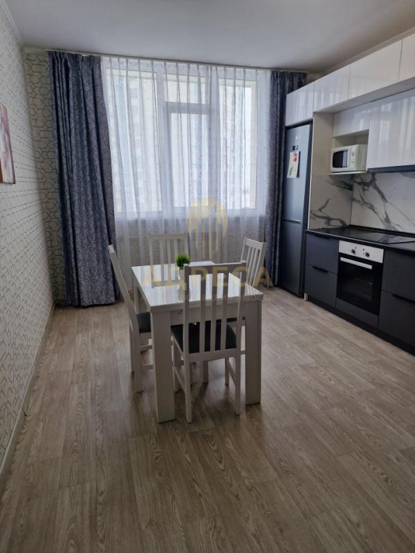 Продается светлая квартира 47 кв. - Оренбург