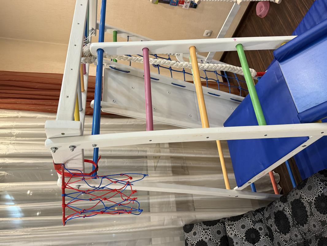 Продам ДСК Альпинист 
Отличный комплекс, зимой цены ему нет, для детей от 2 и до 7 лет точно. - Гай