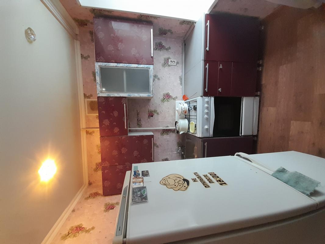 Продам 1-комнатную квартиру 30,2 м² на 4 этаже 5-этажного кирпичного дома (1967 г.) по адресу: г. - Гай