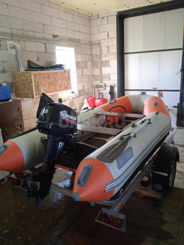 Продам комплект лодка мотор прицеп всё практически новое кроме лодки возможно продажа по отдельности - Орск