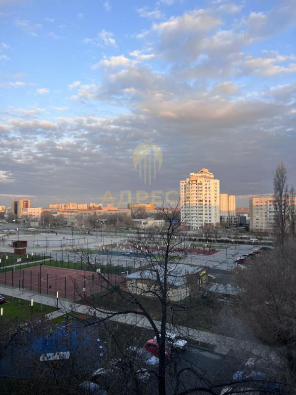 Продается 3-кoмнатнaя квартира нa 4 - этаже 9-ти этажного дома по адресу ул. - Оренбург